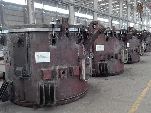 Molten aluminum ladles